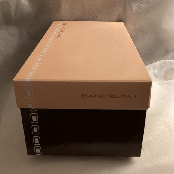 Bandalino - Natural Sling Back Patent Leather Pumps - Size 6.5M - Picture 2 of 10